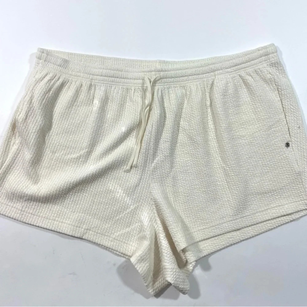 New Fabletics Crinkle Knit High Waisted Shorts